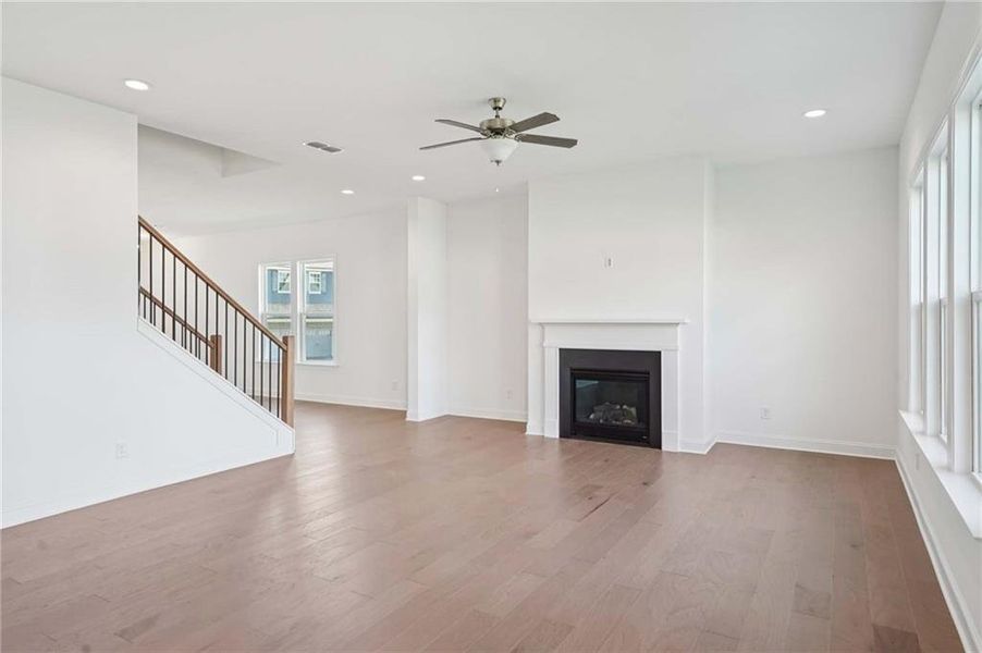 Spacious, unfurnished interior of a new home in East Harbor II at Chestatee, Dawsonville (Image 15).