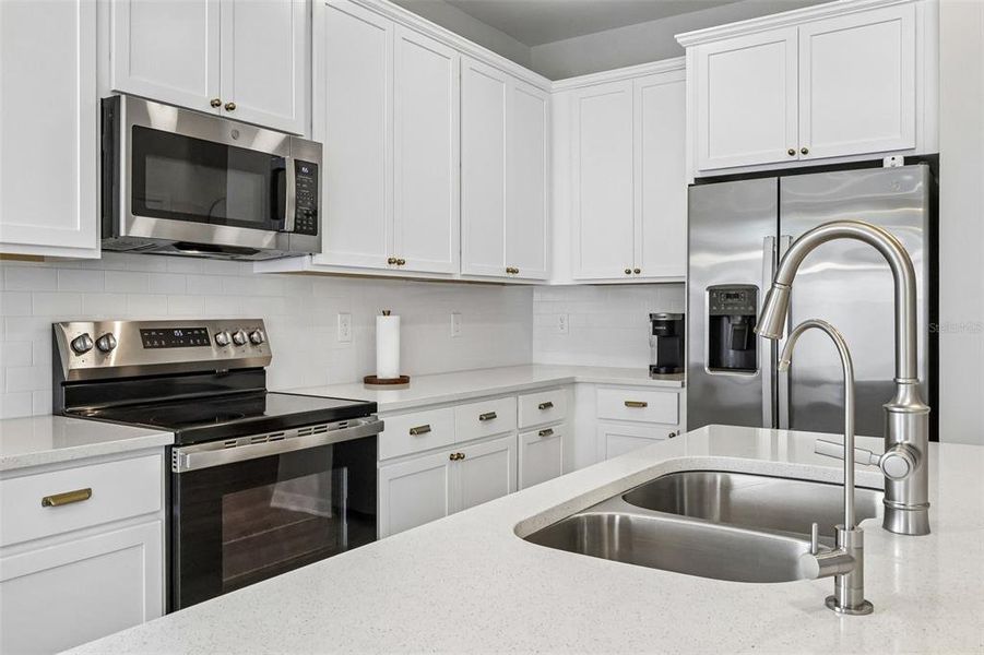 Furnished interior view inside a new home in , Winter Garden (Image 11).
