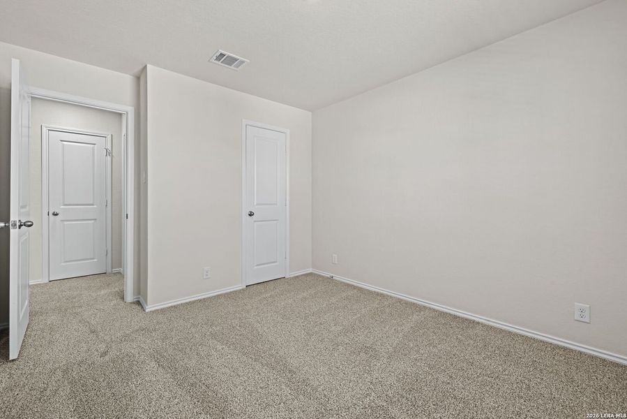 Spacious, unfurnished interior of a new home in Redbird Ranch, San Antonio (Image 22).