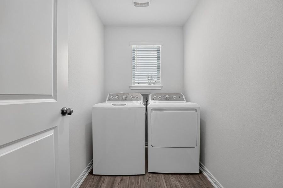 Furnished interior view inside a new home in Sunfield, Buda (Image 10).