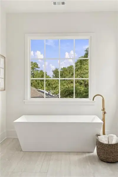 Image 78 of a home in .