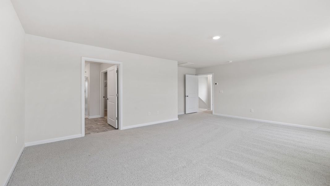 Spacious, unfurnished interior of a new home in Harrier Point, Woodruff (Image 31).