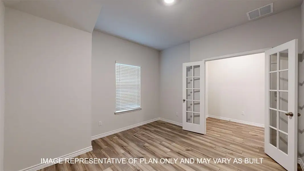 Spacious, unfurnished interior of a new home in Turnbo Ranch Traditions, Killeen (Image 11).