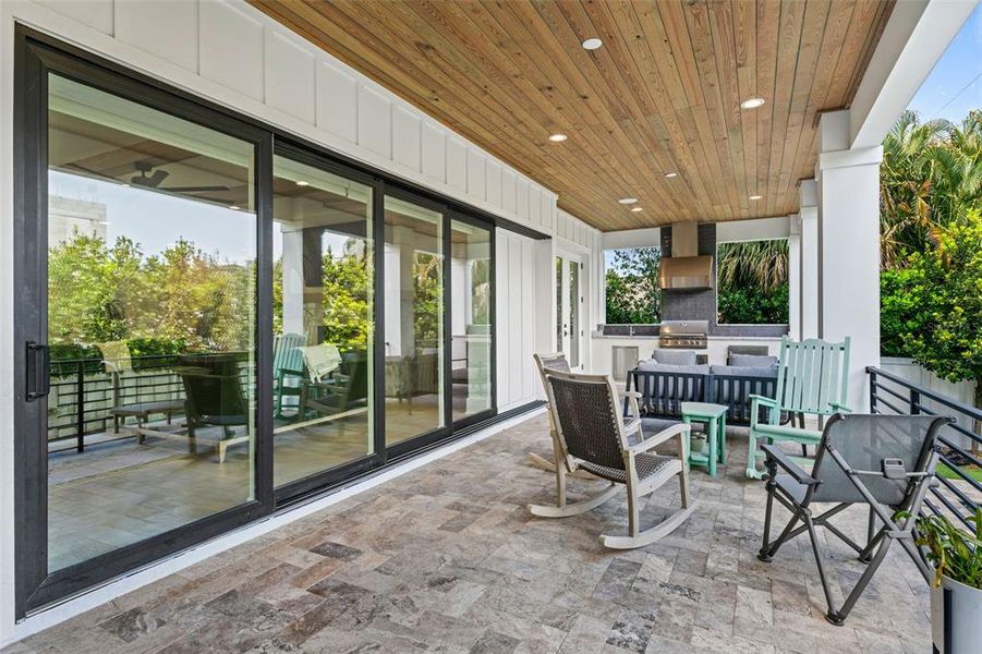 Exterior details and patio area of a home in , Tampa (Image 3).