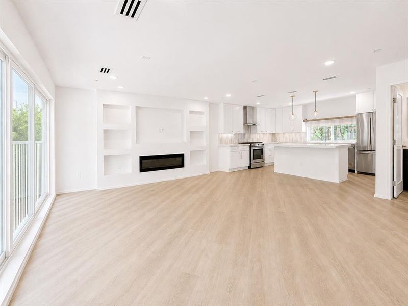 Spacious, unfurnished interior of a new home in , Dallas (Image 20).