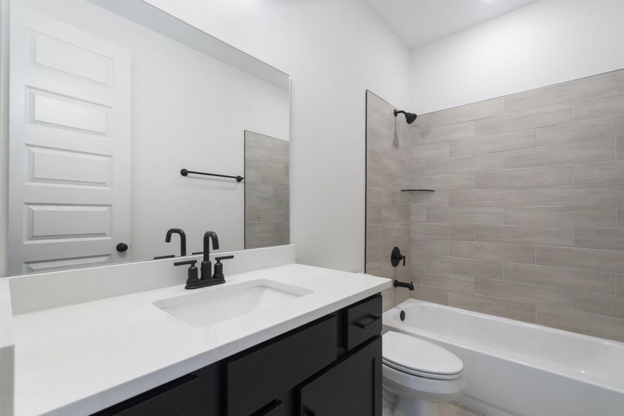 Furnished interior view inside a new home in White Oak, Arlington (Image 12).