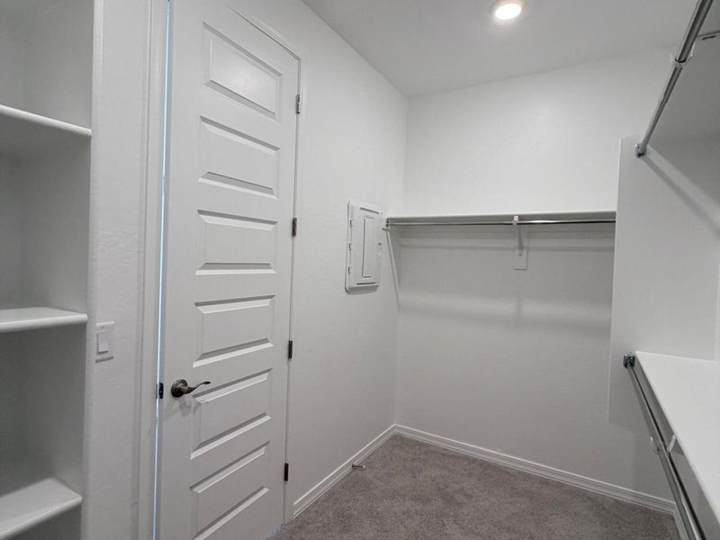Spacious, unfurnished interior of a new home in North Ridge at Pronghorn Ranch, Prescott Valley (Image 35).