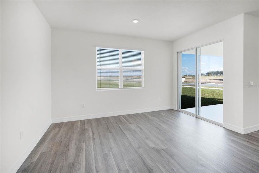 Spacious, unfurnished interior of a new home in Summerlin at Hawthorne Ranch, Lakeland (Image 14).
