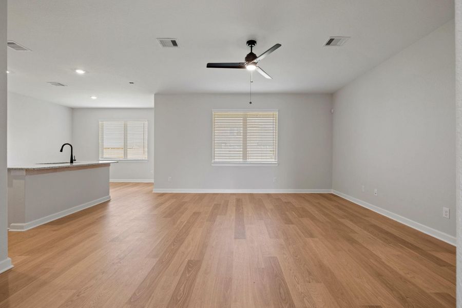 Spacious, unfurnished interior of a new home in Lago Mar, Texas City (Image 7). Spacious, unfurnished interior of a new home in Lago Mar, Texas City (Image 7).