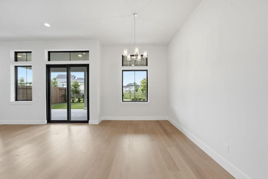 Spacious, unfurnished interior of a new home in Spring Valley Creek, Houston (Image 19).
