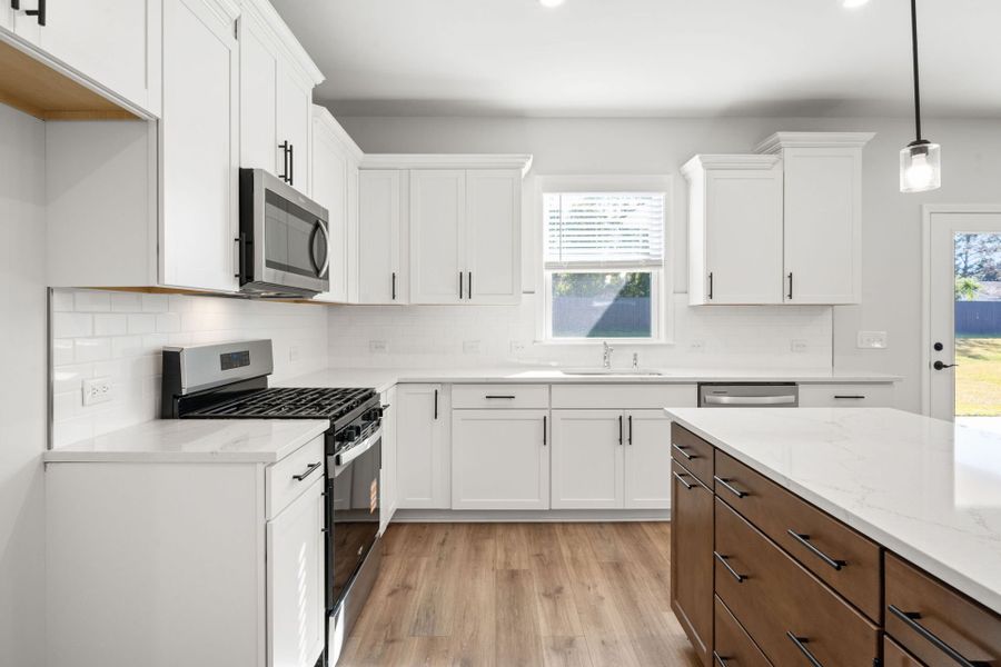 Furnished interior view inside a new home in Salem Bay, Beaufort (Image 8).