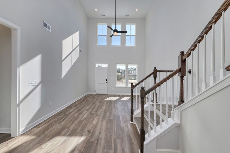 Spacious, unfurnished interior of a new home in Bally Castle, Murrells Inlet (Image 17).