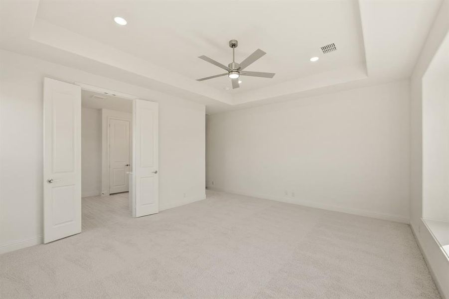 Spacious, unfurnished interior of a new home in Wildflower Ranch 60-65, Fort Worth (Image 27). Spacious, unfurnished interior of a new home in Wildflower Ranch 60-65, Fort Worth (Image 27).