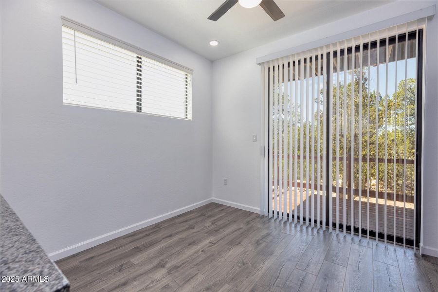 2943 E Lookout Ln (39) 2943 E Lookout Ln (39)