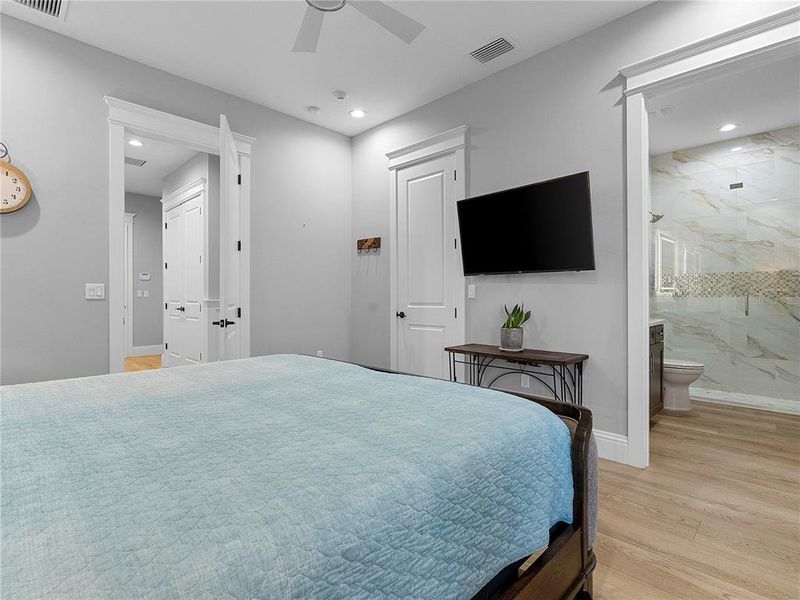 Furnished interior view inside a new home in , Oviedo (Image 47). Furnished interior view inside a new home in , Oviedo (Image 47).