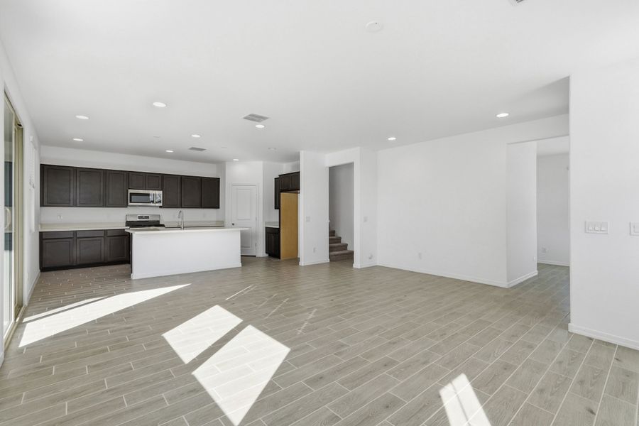 Spacious, unfurnished interior of a new home in Artisan at Asante, Surprise (Image 20). Spacious, unfurnished interior of a new home in Artisan at Asante, Surprise (Image 20).