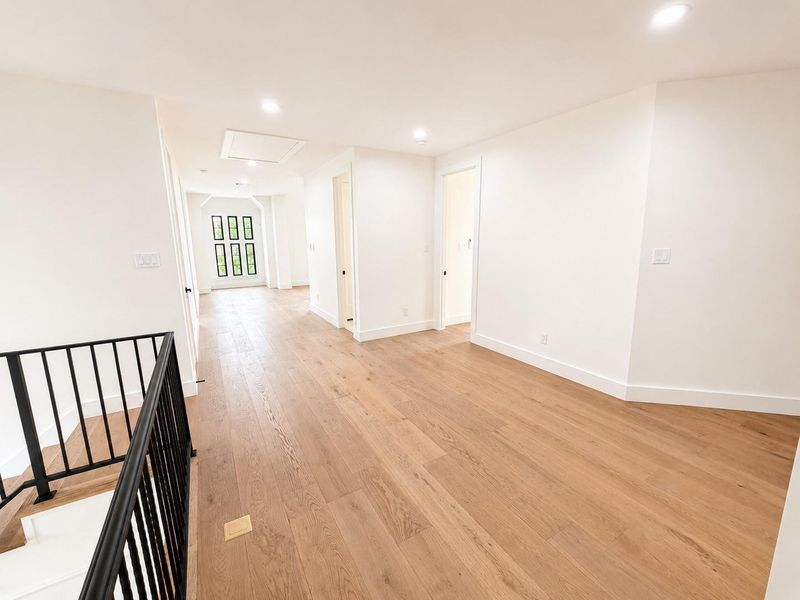 Spacious, unfurnished interior of a new home in , Houston (Image 22).