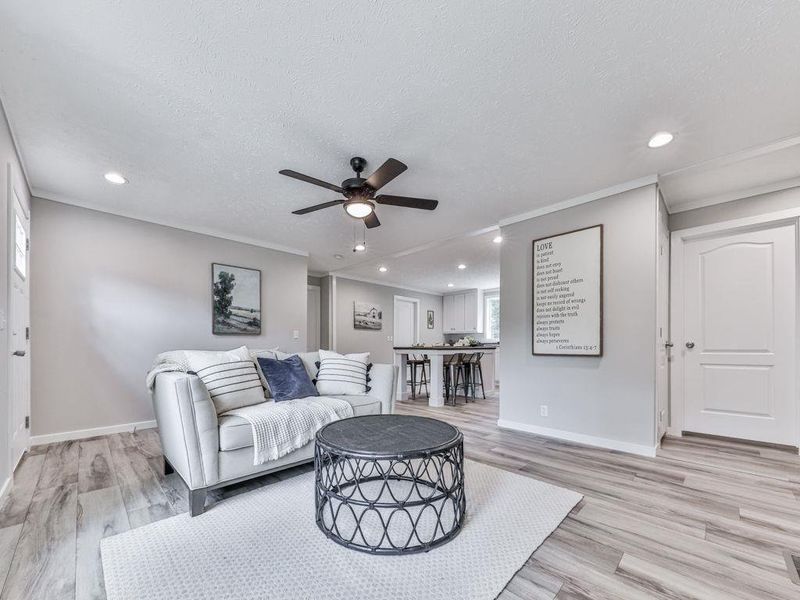 Furnished interior view inside a new home in , Jasper (Image 7).