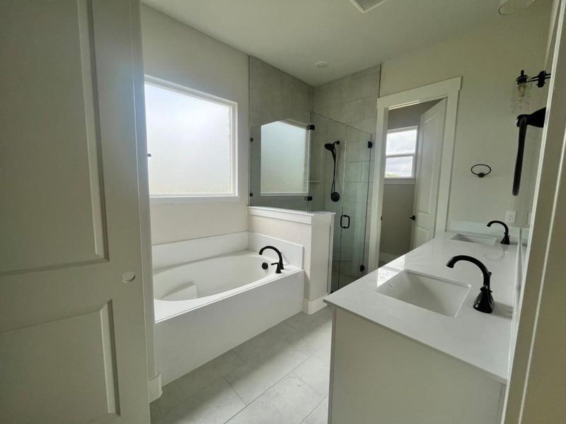 Furnished interior view inside a new home in Eagle Ridge Estates, Weatherford (Image 5).