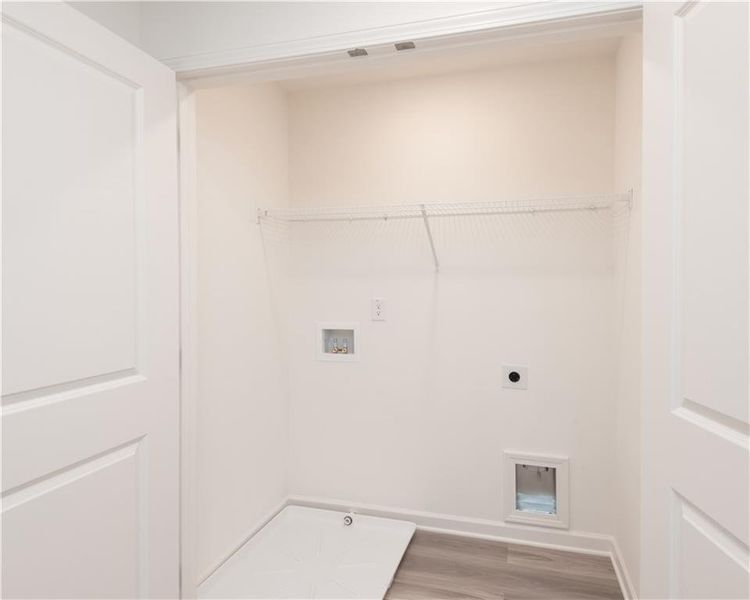 Spacious, unfurnished interior of a new home in Old Salem Crossing, Conyers (Image 20).