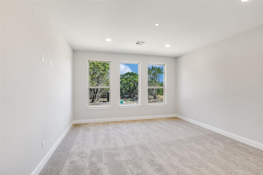 Spacious, unfurnished interior of a new home in , Burnet (Image 20).