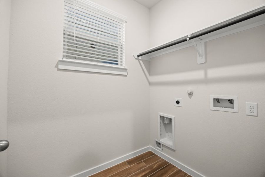 Spacious, unfurnished interior of a new home in Glendale Lakes, Rosharon (Image 25).