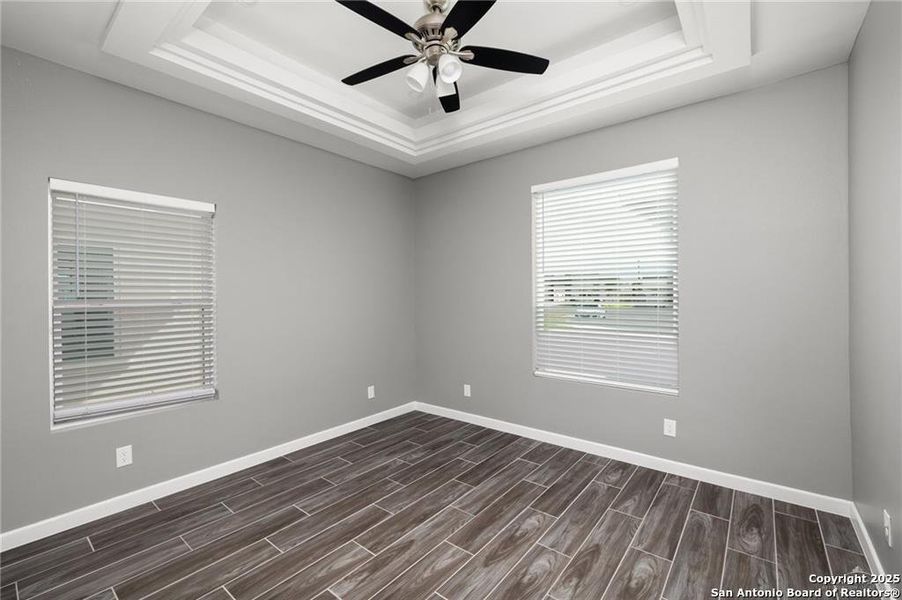 Spacious, unfurnished interior of a new home in , Edinburg (Image 10).