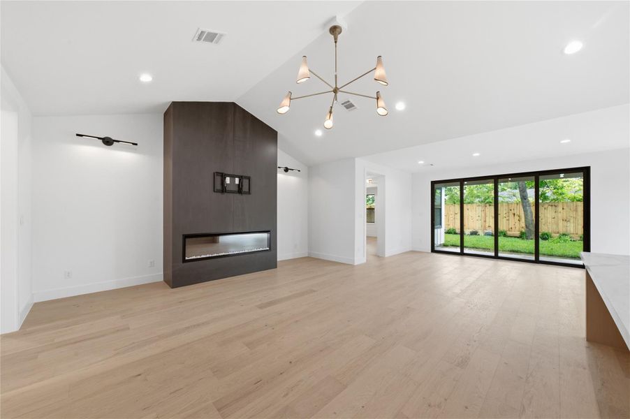 Spacious, unfurnished interior of a new home in , Houston (Image 23).
