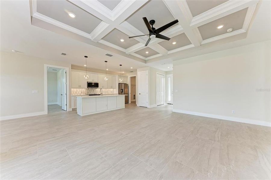 Spacious, unfurnished interior of a new home in , Venice (Image 26).