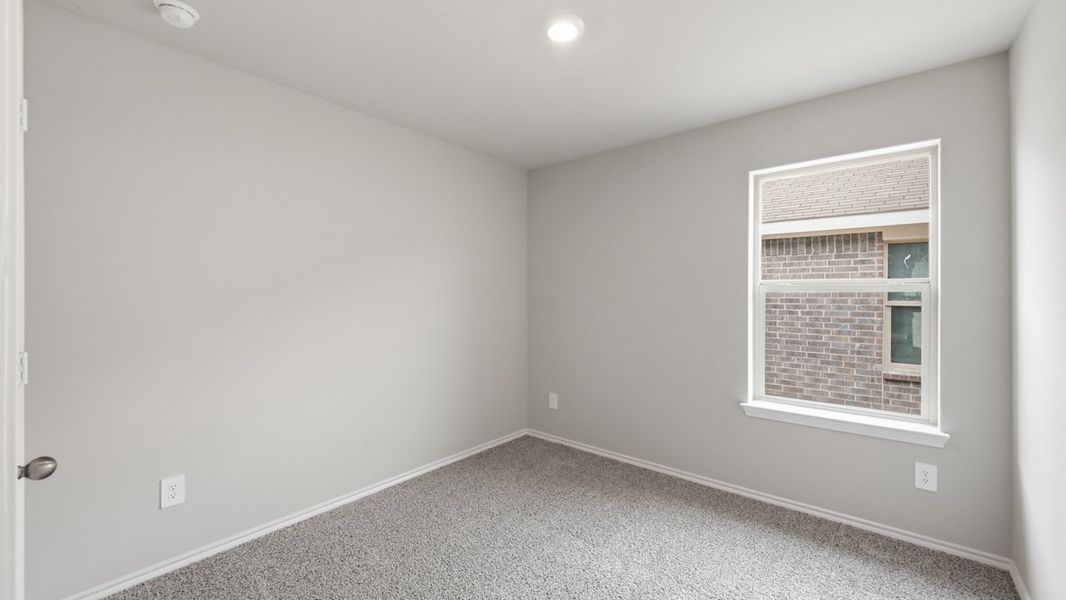 Spacious, unfurnished interior of a new home in Hickory Grove, Krum (Image 31).