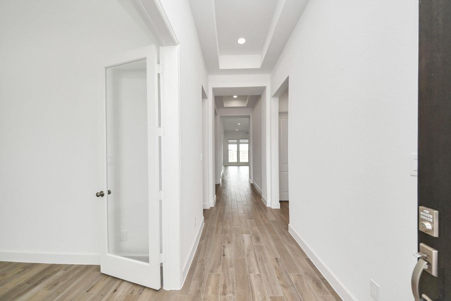 Spacious, unfurnished interior of a new home in Valencia, Manvel (Image 29). Spacious, unfurnished interior of a new home in Valencia, Manvel (Image 29).