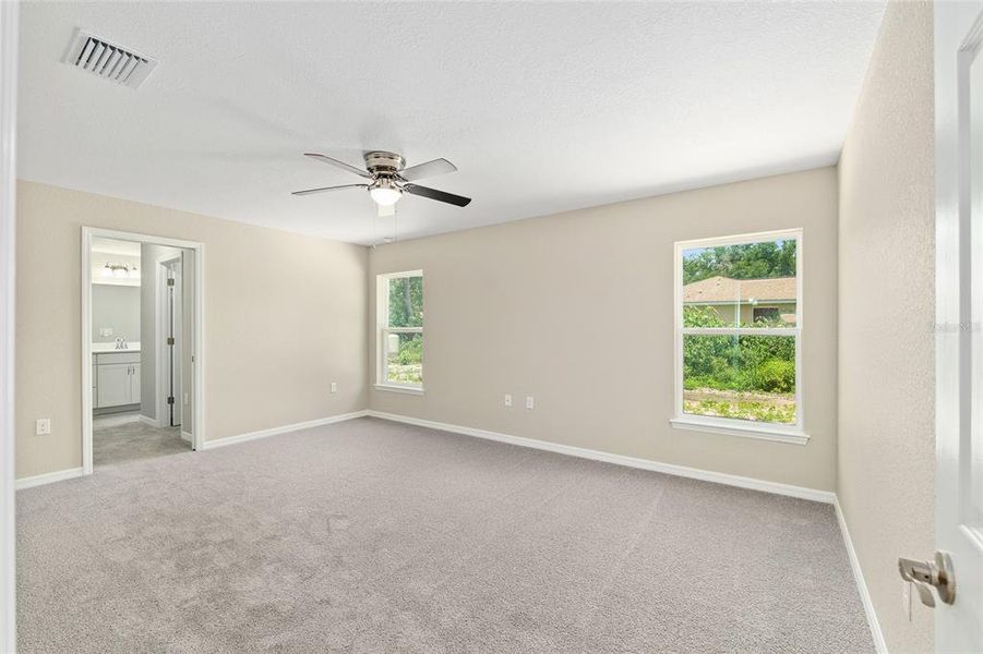 Spacious, unfurnished interior of a new home in , Dunnellon (Image 16).