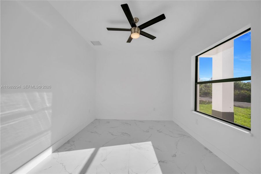 Spacious, unfurnished interior of a new home in , Lehigh Acres (Image 19).