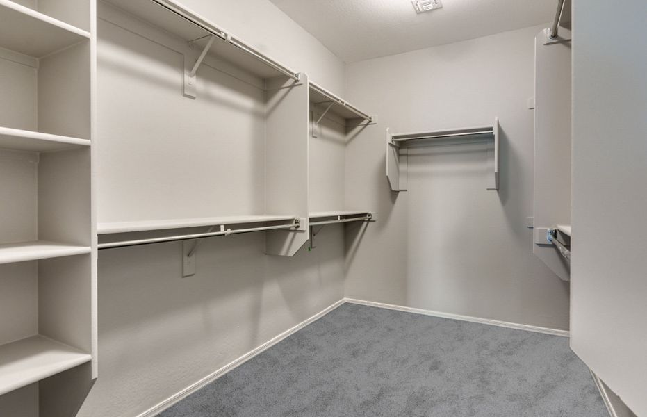 Representative unfurnished interior of a home built from the Sagebrush by Pulte Homes in Aloravita, Peoria (Image 19). Representative unfurnished interior of a home built from the Sagebrush by Pulte Homes in Aloravita, Peoria (Image 19).