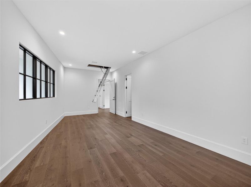 Spacious, unfurnished interior of a new home in , Austin (Image 20).