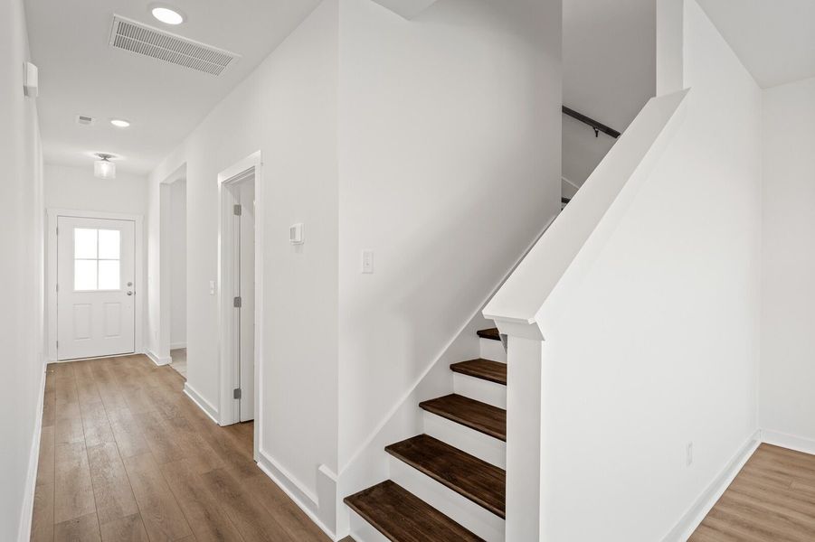 Spacious, unfurnished interior of a new home in Calista Farms, White House (Image 27).