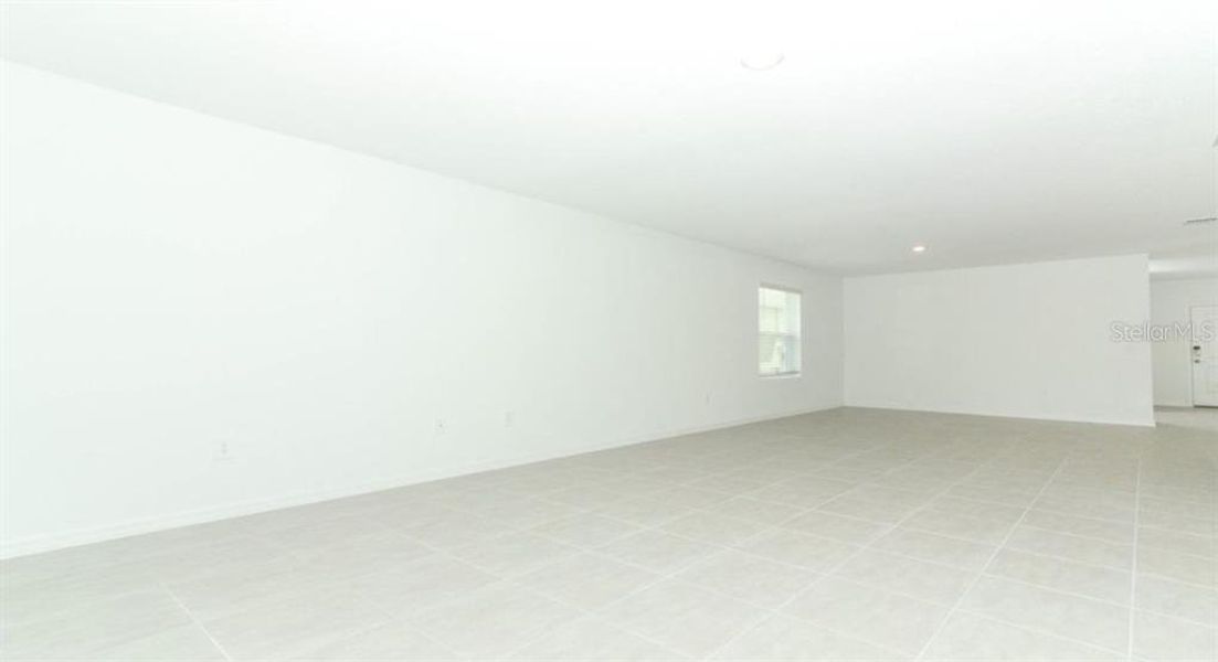 Spacious, unfurnished interior of a new home in Brookland Park, Auburndale (Image 9). Spacious, unfurnished interior of a new home in Brookland Park, Auburndale (Image 9).