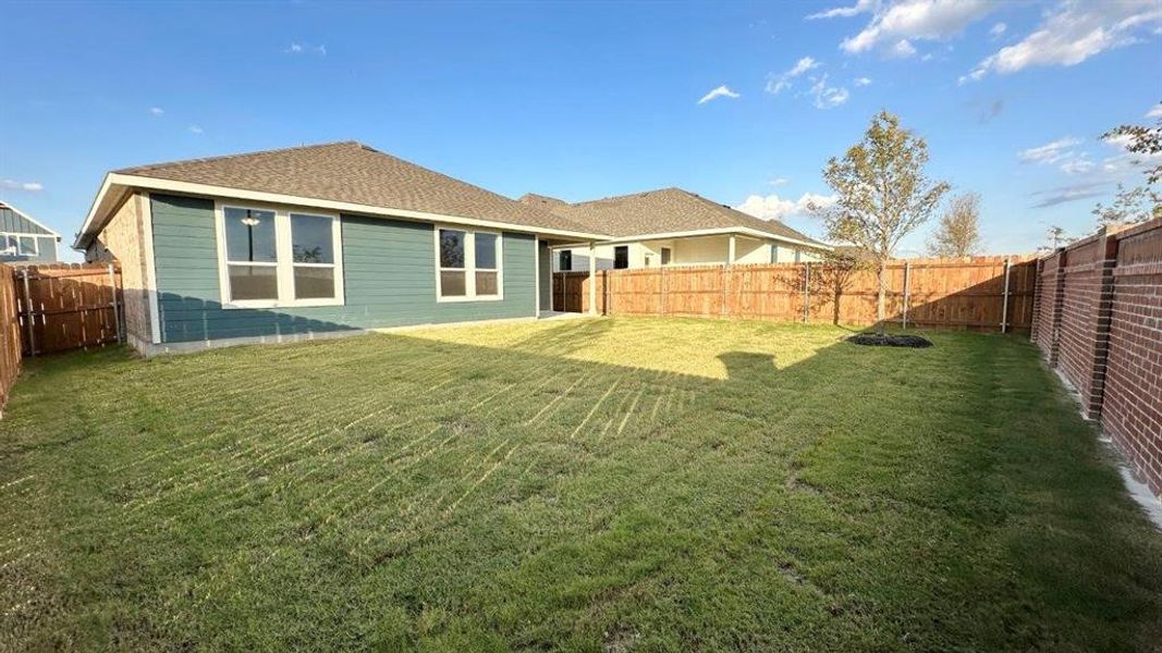 Exterior details and patio area of a home in Rock Creek Ranch, Fort Worth (Image 17).
