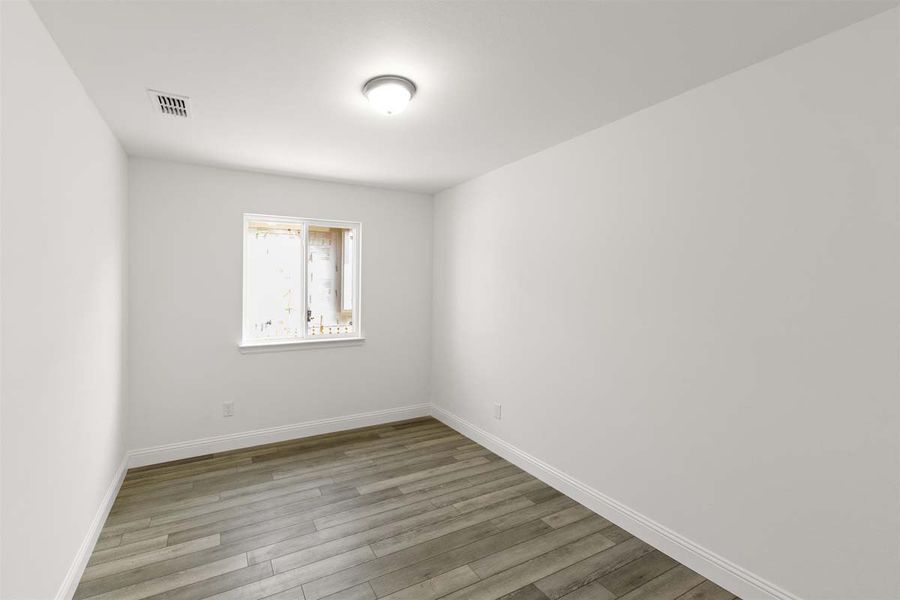 Spacious, unfurnished interior of a new home in Keeneland, Aubrey (Image 23).