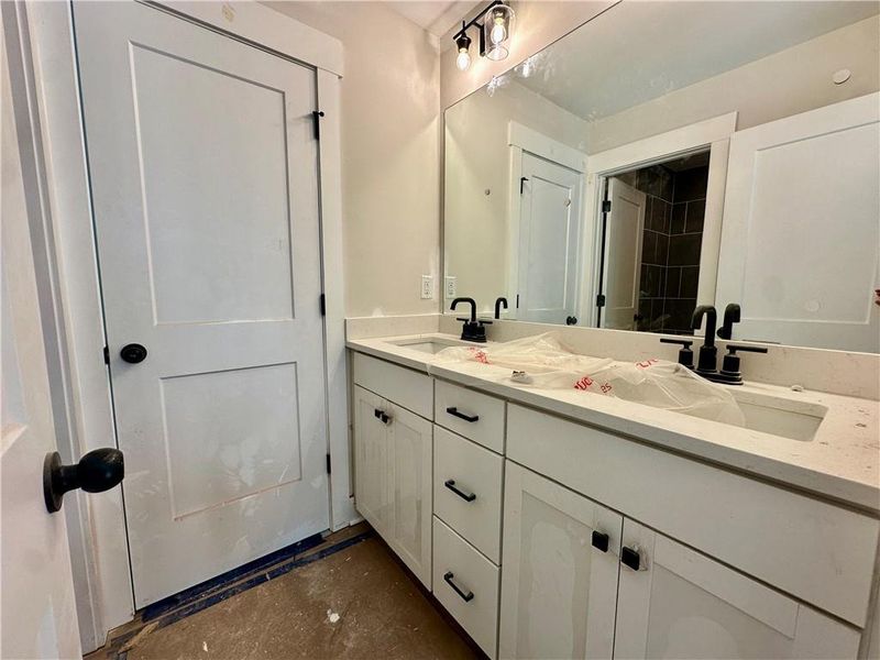 Furnished interior view inside a new home in Twin Lakes, Hoschton (Image 5).