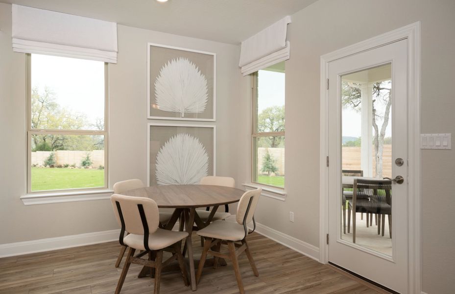 Café with Additional Dining Space Café with Additional Dining Space