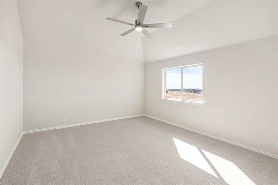 Spacious, unfurnished interior of a new home in El Dorado, Granbury (Image 22).