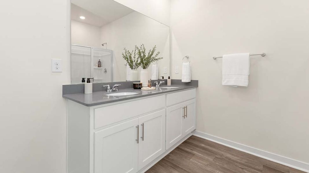 Representative furnished interior of a home built from the Plan by D.R. Horton in Valley View, Waynesville (Image 16). Representative furnished interior of a home built from the Plan by D.R. Horton in Valley View, Waynesville (Image 16).