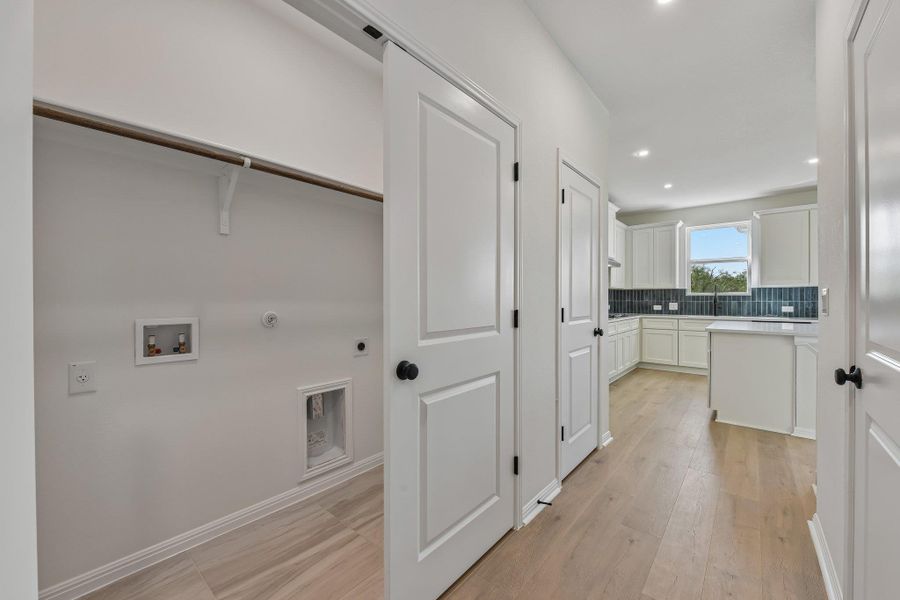 Spacious, unfurnished interior of a new home in Saddle Ridge at Wildhorse Ranch, Austin (Image 17).