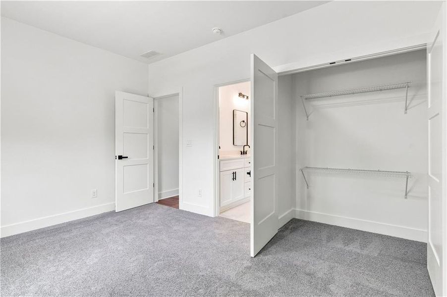 Spacious, unfurnished interior of a new home in , Fairburn (Image 54).