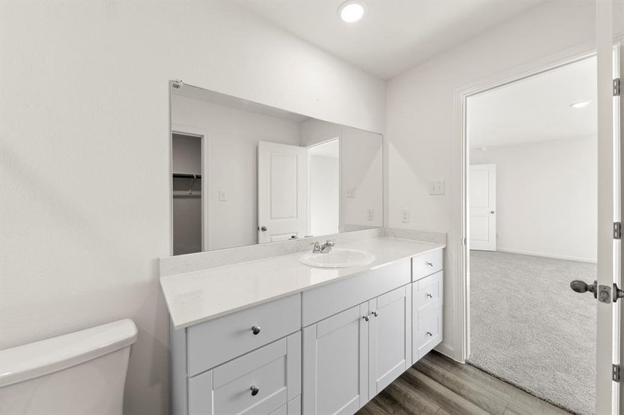 22. 512 Merced - Bath (4) 22. 512 Merced - Bath (4)