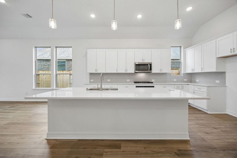 Furnished interior view inside a new home in Lago Mar, Texas City (Image 8).