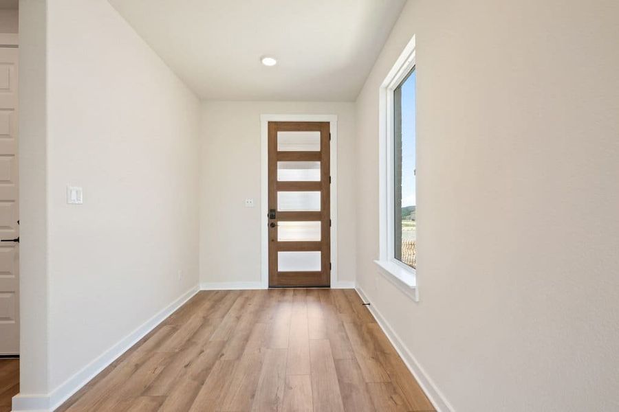 Spacious, unfurnished interior of a new home in Lariat, Liberty Hill (Image 20).