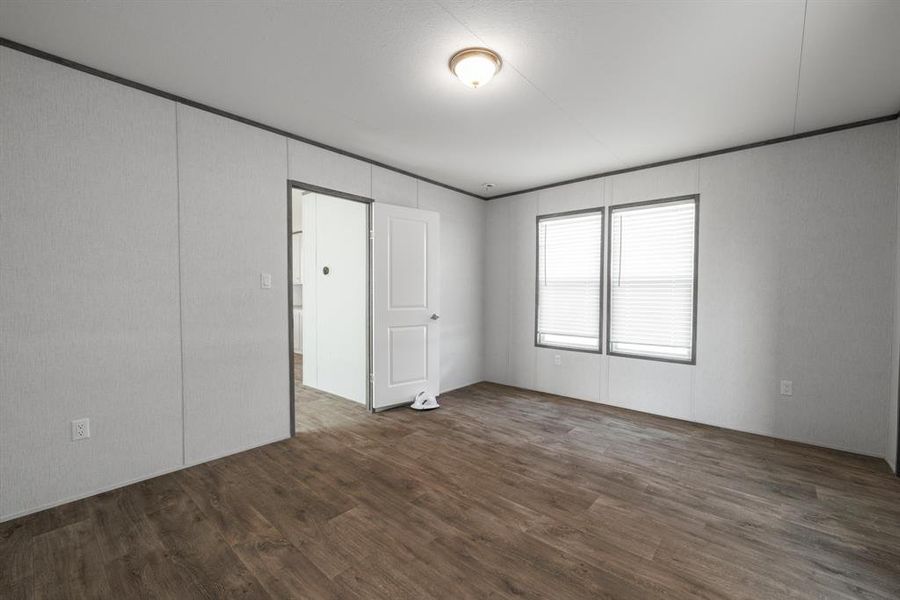 Spacious, unfurnished interior of a new home in , Hawley (Image 28).