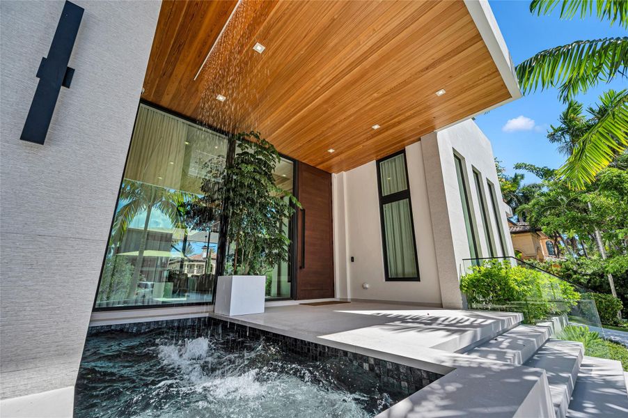Exterior details and patio area of a home in , Fort Lauderdale (Image 34). Exterior details and patio area of a home in , Fort Lauderdale (Image 34).